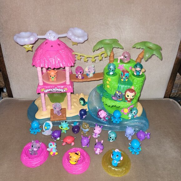 Hatchimals CollEGGtibles Tropical Island Party Playset - Picture 3 of 15